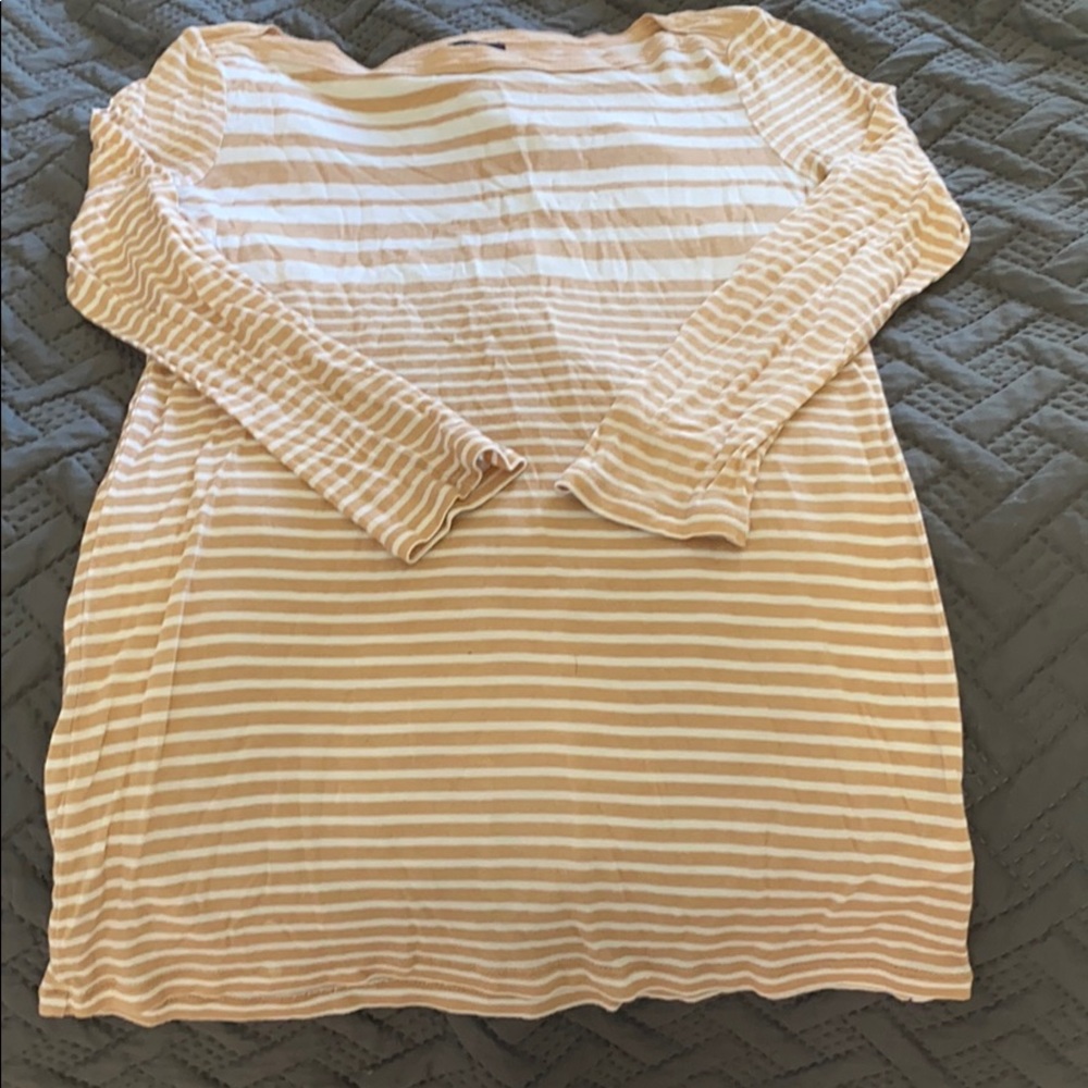 White and tan striped 3/4 sleeve top.